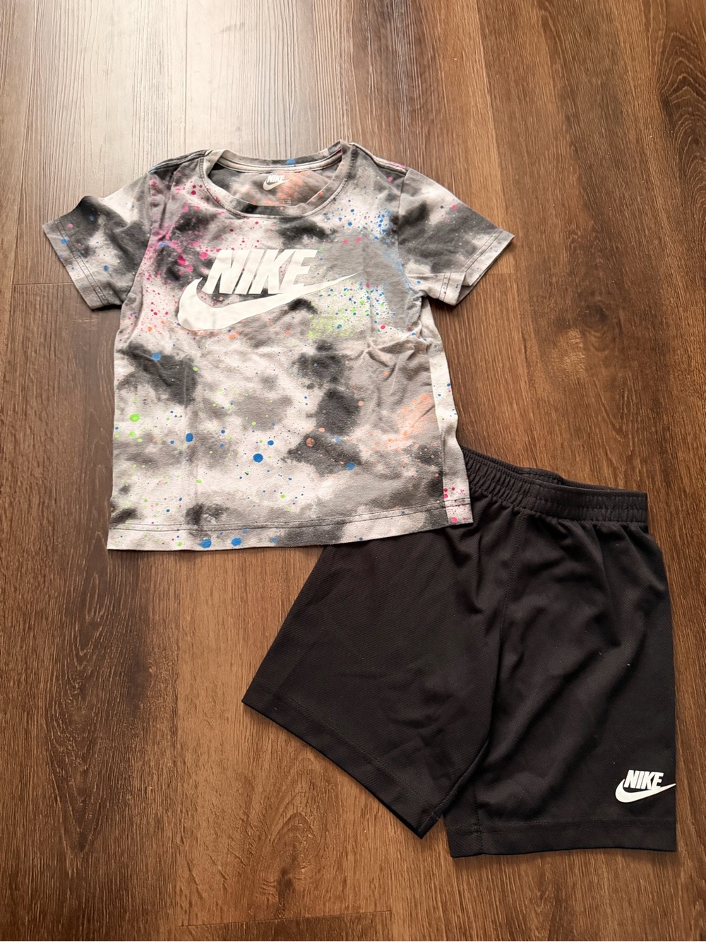 Nike Kids Gray T-Shirt with Multicolor Paint Splatter